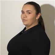 Profesora de inglés (estudiante de bachillerato) imparte clases nivel primaria y ESO